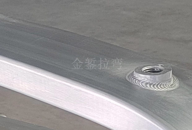 太原工業(yè)型材拉彎的多種材料適用性：鋁合金、鋼材與其他合金的性能比較