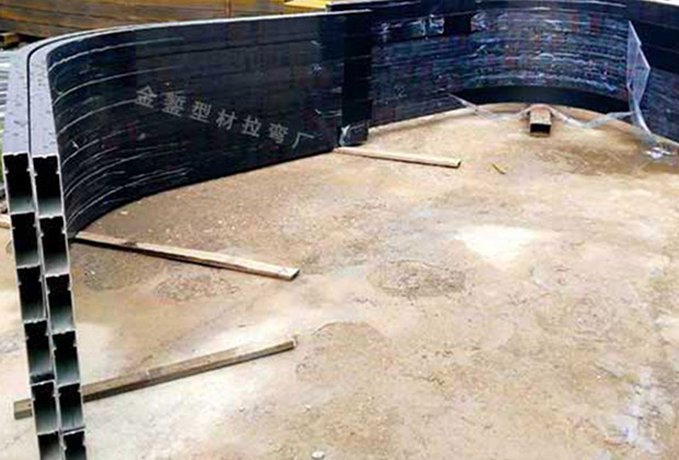 提升型材拉彎加工效率的關(guān)鍵要素：設(shè)備選擇、工藝優(yōu)化與質(zhì)量控制
