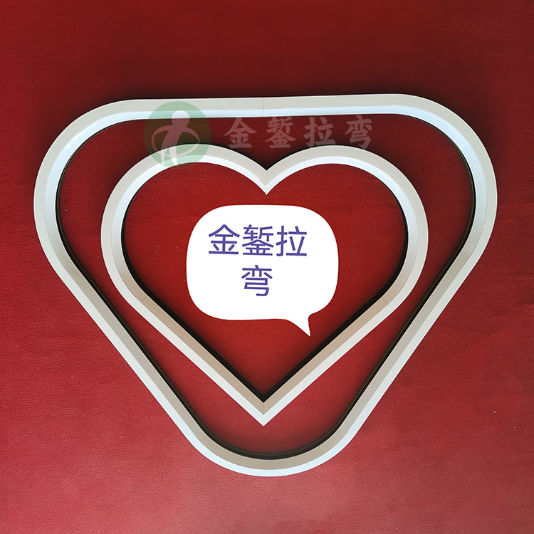 三角形圓弧窗