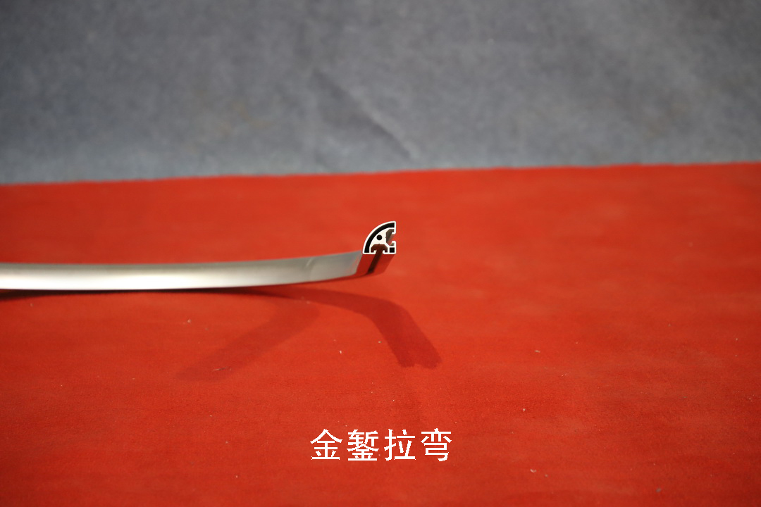 鋁導(dǎo)軌拉彎2(外頁) 鋁導(dǎo)軌拉彎2(外頁)